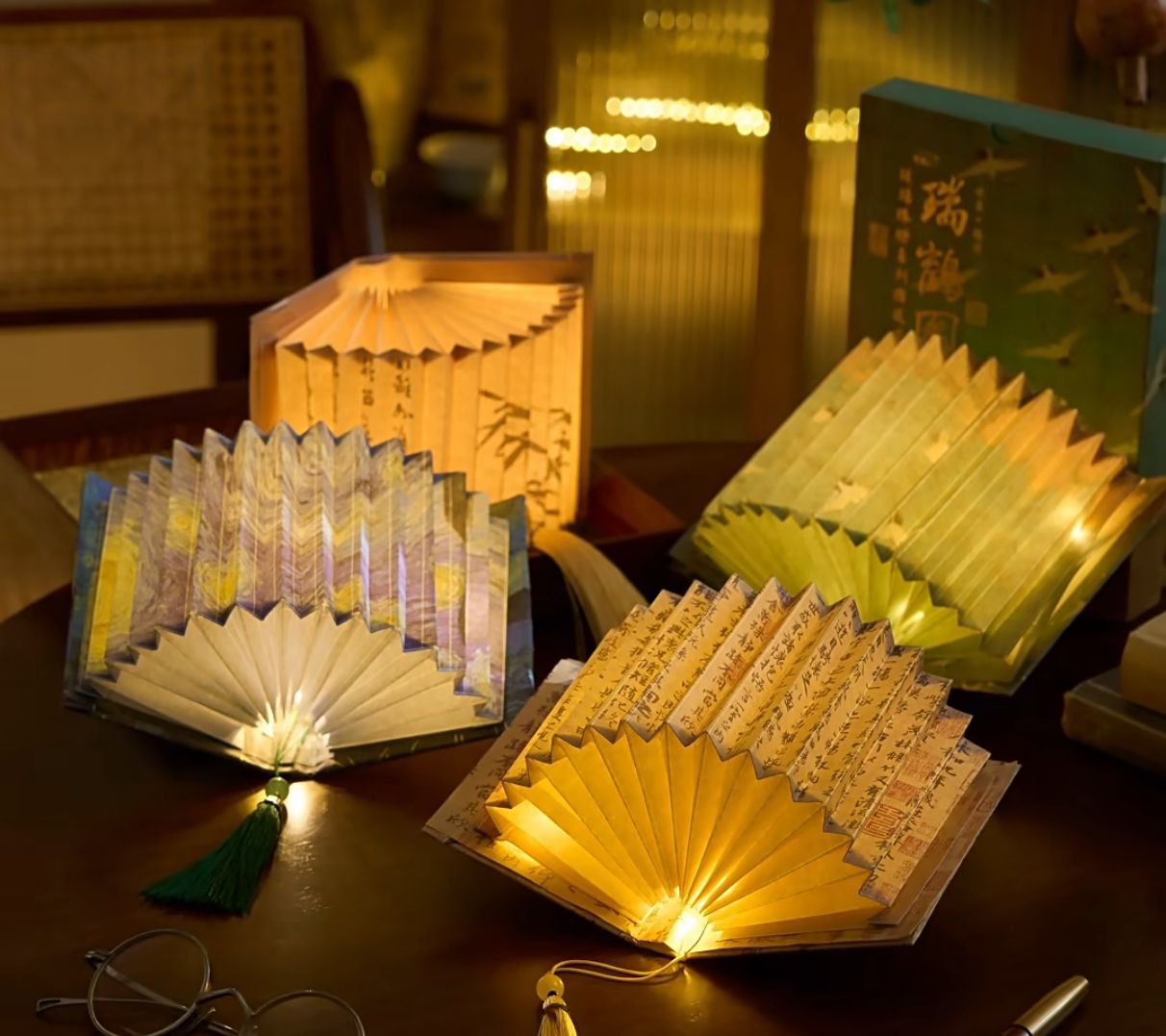 Jinsoo book lamp - Image 3